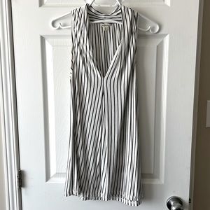 Max Studio sleeveless drapey v-neck top